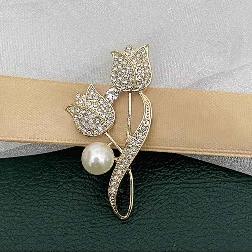 Elegant Gold and Silver Tulip Brooch